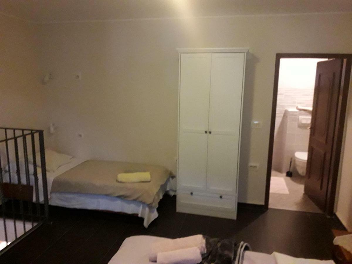Apartments And Rooms Deskovic Mošćenička Draga Eksteriør bilde